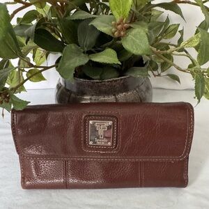 Tignanello EUC brown leather long snap wallet